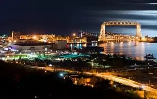 Duluth Lift Bridge at night.