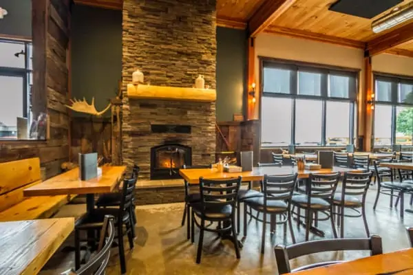 Voyageur Brewing dining area.