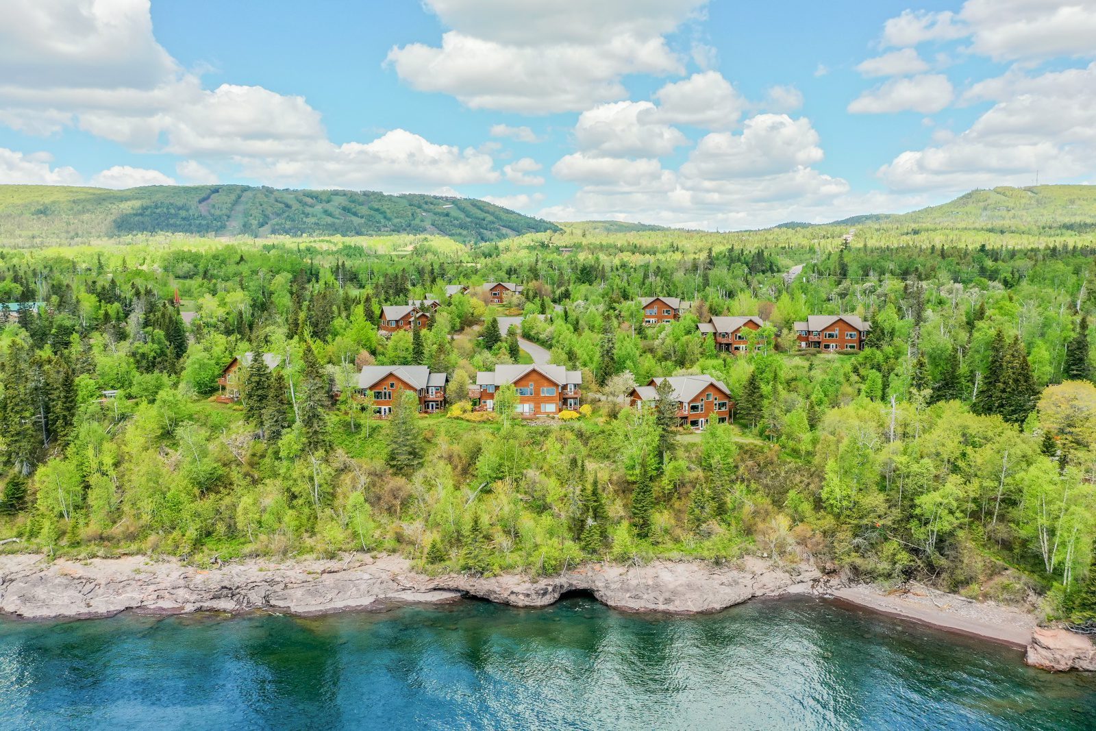 Lutsen Lodging